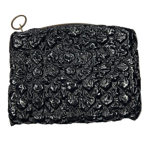 Vintage 70s Black Crinkle Vinyl Clutch Handbag Puffy Textured Bag Fidget Style - Picture 1 of 5